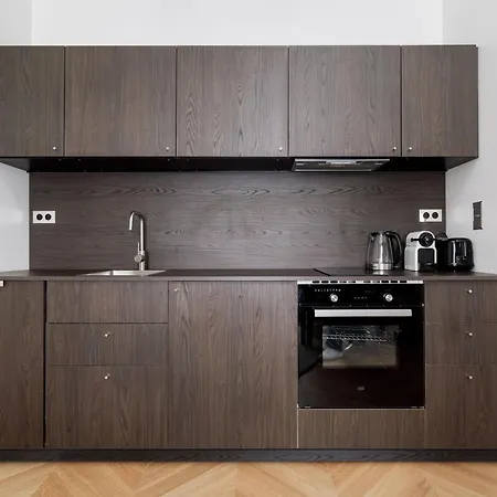 Splendid With Ac In Champs Elysees For 4pax