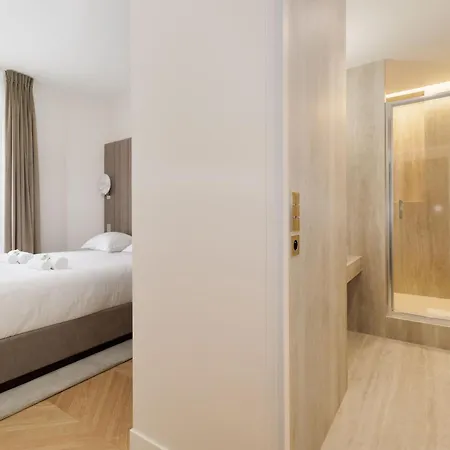 Splendid With Ac In Champs Elysees For 4pax Parijs