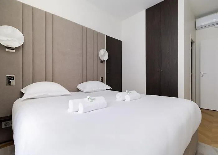Splendid With Ac In Champs élysées For 4pax *