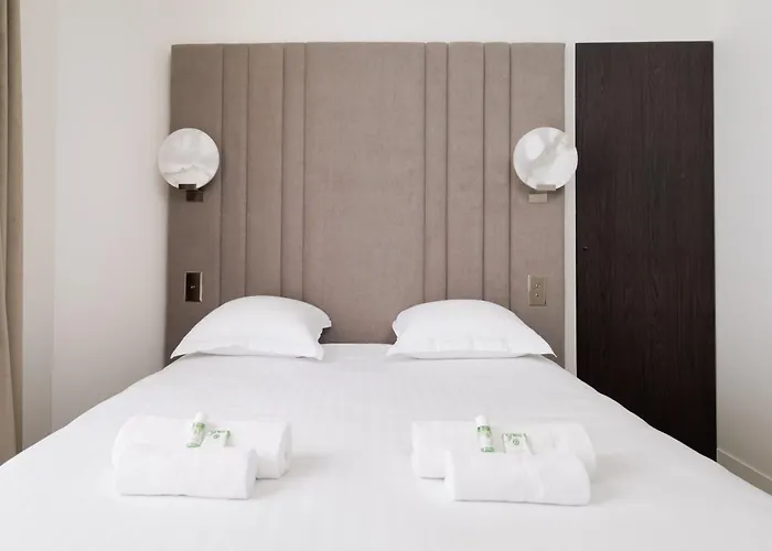 Splendid With Ac In Champs élysées For 4pax Paris