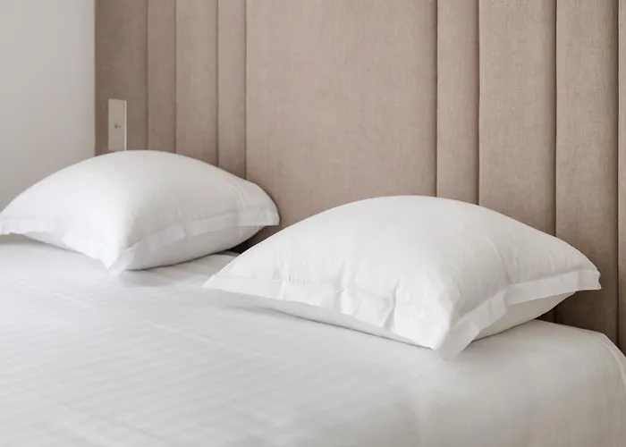 Splendid With Ac In Champs élysées For 4pax