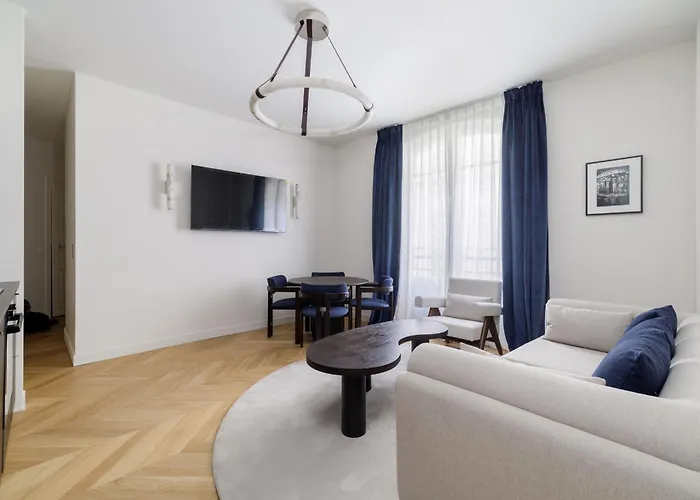 Splendid With Ac In Champs élysées For 4pax *