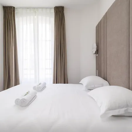 Splendid With Ac In Champs Elysees For 4pax Apartamento